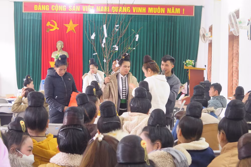 Hoạt động truyền thông sức khỏe sinh sản, phòng chống tảo hôn tại xã Chiềng Đen, Sơn La. Hoạt động truyền thông sức khỏe sinh sản, phòng chống tảo hôn tại xã Chiềng Đen, Sơn La.