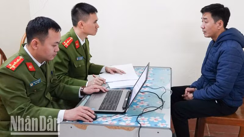 Đối tượng Vũ Thái Sơn tại cơ quan công an.