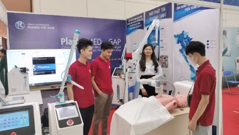 Gian hàng giới thiệu sản phẩm tại Ngày hội Khởi nghiệp đổi mới sáng tạo Vùng Thủ đô.