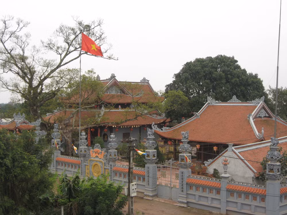Di tích Quốc gia chùa Từ Vân, một địa điểm lịch sử, văn hóa hấp dẫn tại xã Bách Thuận.