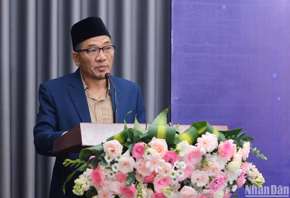 Ông Abbas, Chủ tịch Halal Việt Nam cho rằng: Chúng ta đang sống trong một thời kỳ đầy thách thức nhưng cũng đầy cơ hội, nơi việc tuân thủ các tiêu chuẩn Halal không chỉ là trách nhiệm tôn trọng các giá trị tôn giáo mà còn là cơ hội để mở rộng thị trường...