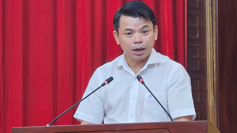 Lãnh đạo huyện Mường Lát thảo luận tại hội nghị. Lãnh đạo huyện Mường Lát thảo luận tại hội nghị.
