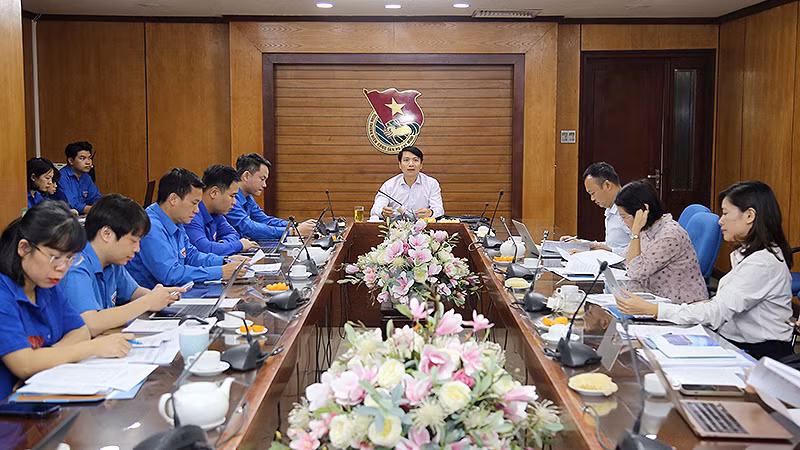 Toàn cảnh phiên họp của Hội đồng xét chọn Giải thưởng “15 tháng 10” năm 2023.
