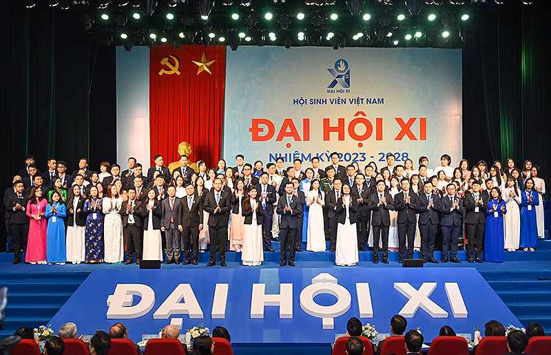 Ban Chấp hành Trung ương Hội Sinh viên Việt Nam khóa XI, nhiệm kỳ 2023-2028 ra mắt Đại hội. Ban Chấp hành Trung ương Hội Sinh viên Việt Nam khóa XI, nhiệm kỳ 2023-2028 ra mắt Đại hội.
