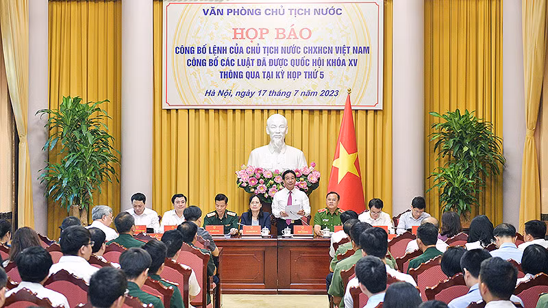 Toàn cảnh buổi họp báo.