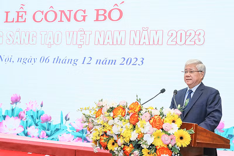 Đồng chí Đỗ Văn Chiến phát biểu ý kiến tại buổi lễ.