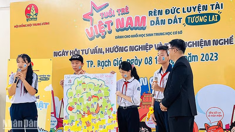 Thiếu nhi Kiên Giang tham gia trải nghiệm hướng nghiệp tại Ngày hội.