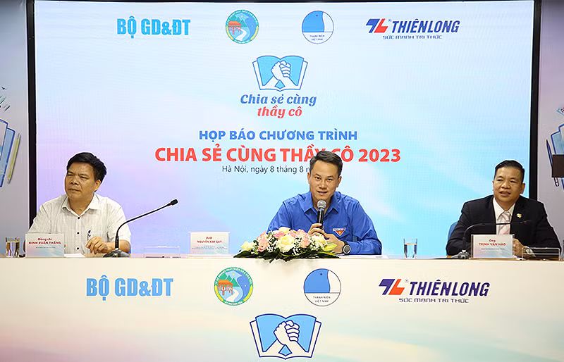Phó Chủ tịch Thường trực Hội Liên hiệp Thanh niên Việt Nam Nguyễn Kim Quy thông tin về chương trình tại buổi họp báo. Phó Chủ tịch Thường trực Hội Liên hiệp Thanh niên Việt Nam Nguyễn Kim Quy thông tin về chương trình tại buổi họp báo.