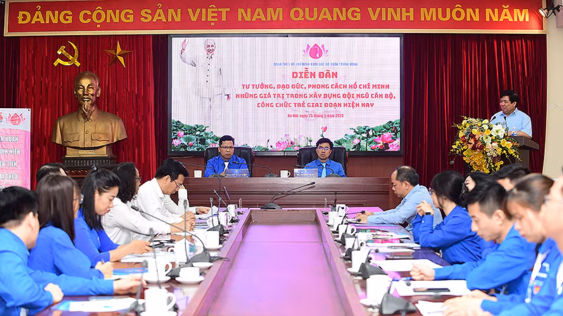 Toàn cảnh Diễn đàn.