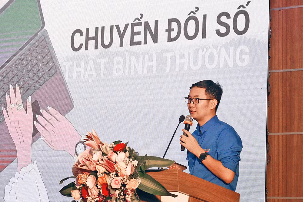Đại diện Đoàn thanh niên Đài Truyền hình Việt Nam với tham luận "Chuyển đổi số thật bình thường".