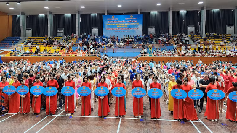 Quang cảnh ngày hội.