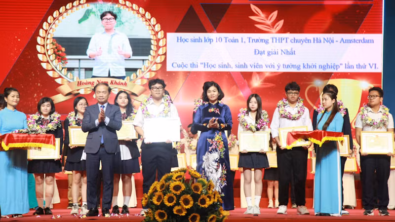 Học sinh Thủ đô đạt thành tích cao tại các cuộc thi quốc gia, quốc tế. (Ảnh: Thanh Tùng)