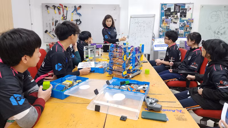 Đội tuyển GreenAms Robotics Team được thành lập trước ngày thi đấu gần 2 tháng. Đội tuyển GreenAms Robotics Team được thành lập trước ngày thi đấu gần 2 tháng.