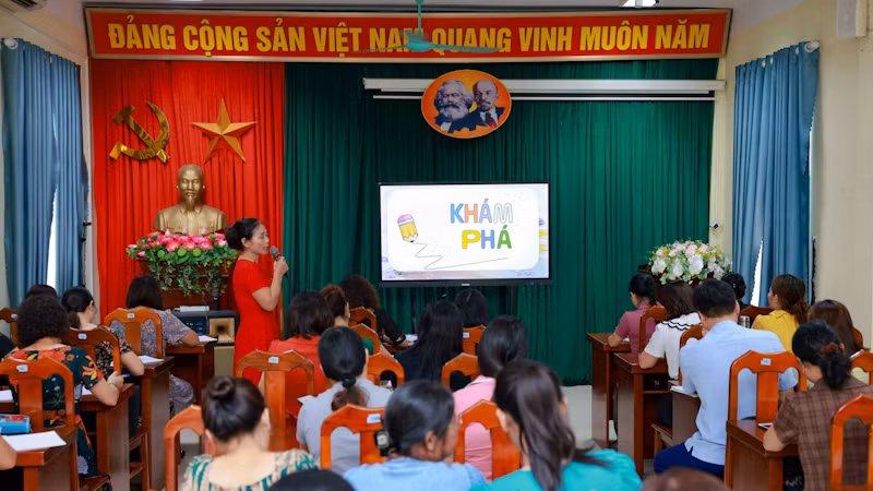 Trường tiểu học Xuân Mai A (huyện Chương Mỹ) tổ chức tập huấn cho đội ngũ cán bộ, giáo viên.