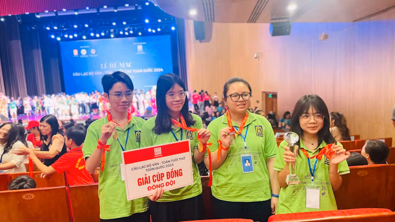 Trường THCS Giảng Võ có 4 học sinh đoạt giải. Trường THCS Giảng Võ có 4 học sinh đoạt giải.