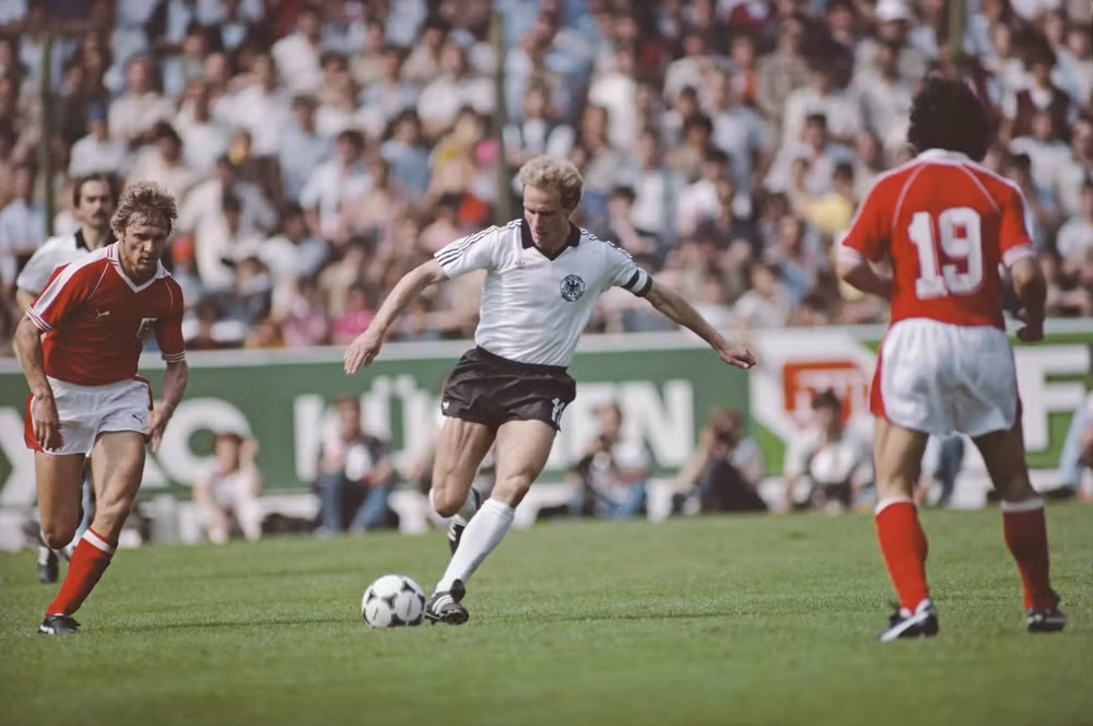 Đội tuyển Tây Đức và Áo tại World Cup 1982, tổ chức ở Tây Ban Nha. (Ảnh: Getty Images) Đội tuyển Tây Đức và Áo tại World Cup 1982, tổ chức ở Tây Ban Nha. (Ảnh: Getty Images)