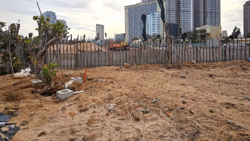 Dự án chỉnh trang đường Thùy Vân ( Bãi Sau) còn nhiều hạng mục dở dang. Dự án chỉnh trang đường Thùy Vân ( Bãi Sau) còn nhiều hạng mục dở dang.