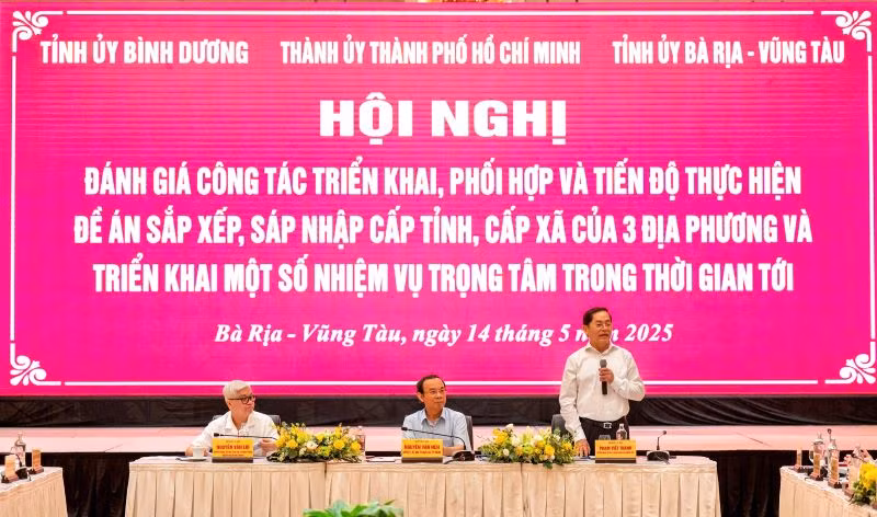 Đồng chí Phạm Viết Thanh, Ủy viên Trung ương Đảng, Bí thư Tỉnh ủy Bà Rịa-Vũng Tàu phát biểu tại hội nghị.
