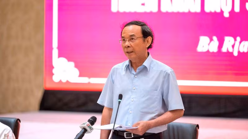 Đồng chí Nguyễn Văn Nên, Ủy viên Bộ Chính trị, Bí thư Thành ủy Thành phố Hồ Chí Minh phát biểu tại hội nghị.