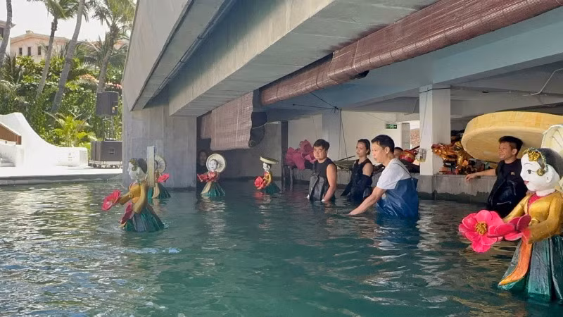 Mỗi vở diễn là một cơ hội rèn nghề. Mỗi vở diễn là một cơ hội rèn nghề.
