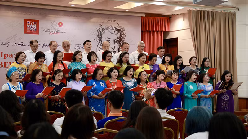 Buổi hòa nhạc kỷ niệm ngày sinh nhà thơ A.S.Pushkin diễn ra tại Hà Nội. (Ảnh do Trung tâm Khoa học và Văn hóa Nga tại Hà Nội cung cấp)