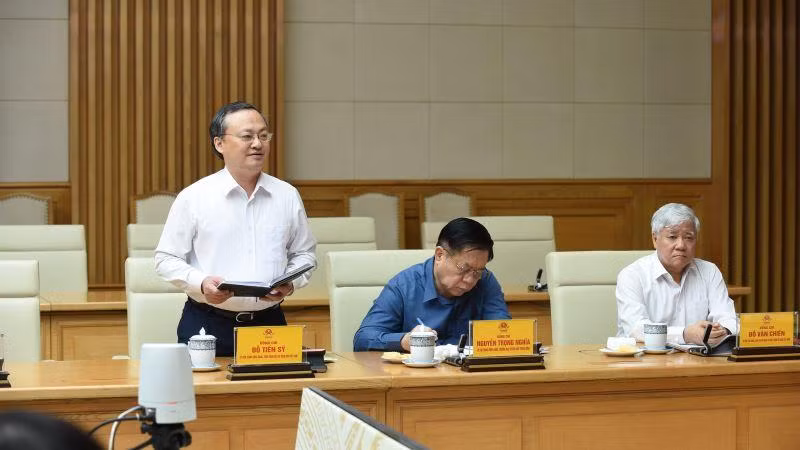 Tổng Giám đốc Đài Tiếng nói Việt Nam Đỗ Tiến Sỹ đại diện cho các cơ quan báo chí phát biểu. Tổng Giám đốc Đài Tiếng nói Việt Nam Đỗ Tiến Sỹ đại diện cho các cơ quan báo chí phát biểu.