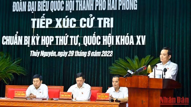 Bí thư Thành ủy Hải Phòng Trần Lưu Quang phát biểu tại hội nghị.