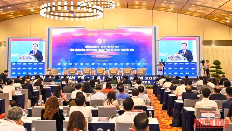 Quang cảnh Bế mạc Diễn đàn Kinh tế-Xã hội Việt Nam 2022. (Ảnh: DUY LINH) Quang cảnh Bế mạc Diễn đàn Kinh tế-Xã hội Việt Nam 2022. (Ảnh: DUY LINH)