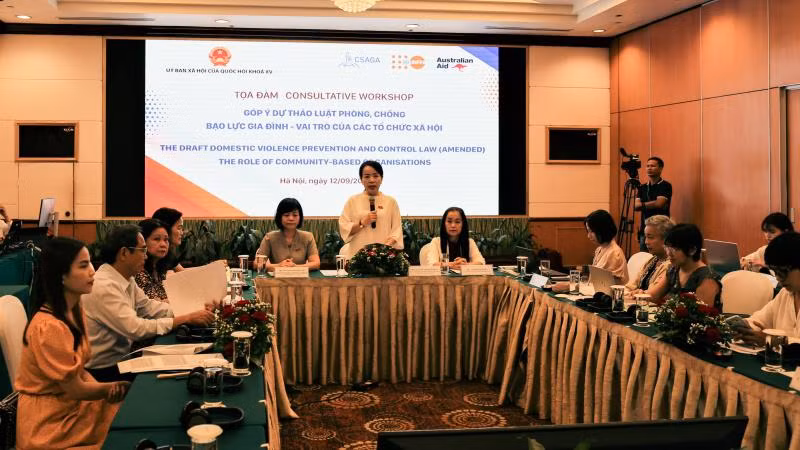 Bà Nguyễn Thị Kim Thúy, Phó Chủ nhiệm Ủy ban Xã hội của Quốc hội phát biểu tại diễn đàn. Bà Nguyễn Thị Kim Thúy, Phó Chủ nhiệm Ủy ban Xã hội của Quốc hội phát biểu tại diễn đàn.