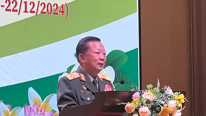 Đại tướng Chansamone Chanyalath, Phó Thủ tướng Chính phủ Lào phát biểu tại buổi lễ. (Ảnh: TRỊNH DŨNG)
