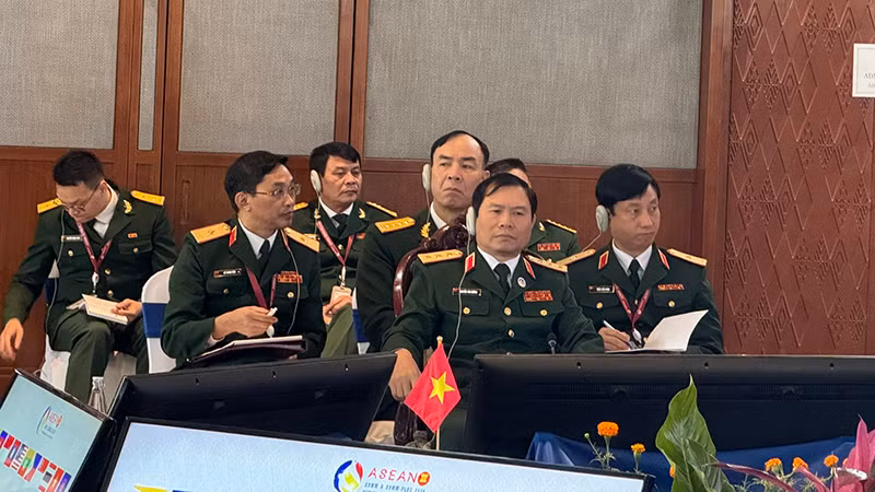 Đoàn đại biểu Bộ Quốc phòng Việt Nam tham dự Hội nghị. Ảnh: Trịnh Dũng Đoàn đại biểu Bộ Quốc phòng Việt Nam tham dự Hội nghị. Ảnh: Trịnh Dũng