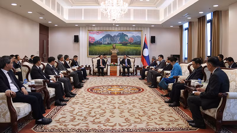 Đoàn đại biểu Bộ Khoa học và Công nghệ tiếp kiến Thủ tướng Lào Sonexay Siphandone.