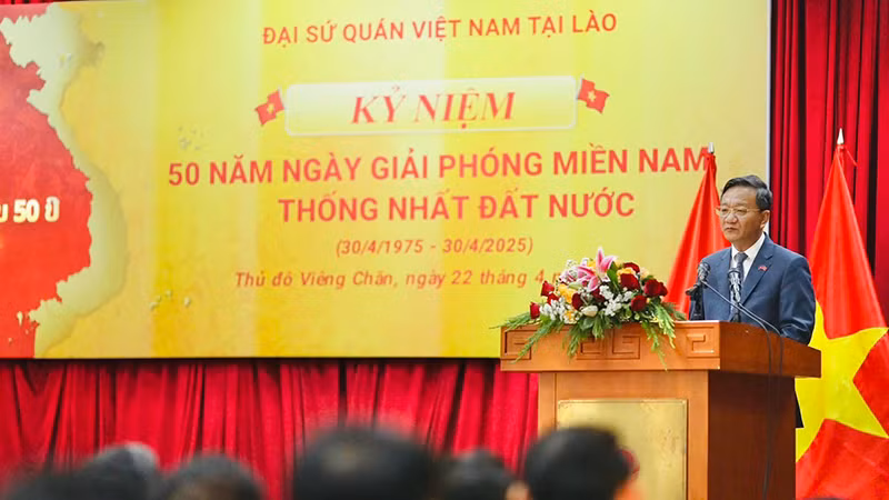 Đại sứ Nguyễn Minh Tâm phát biểu tại buổi lễ. (Ảnh: Cộng tác viên)