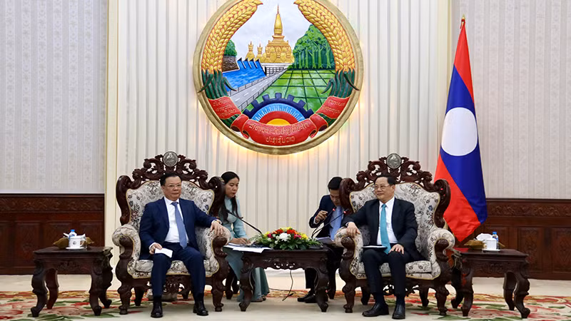 Đồng chí Đinh Tiến Dũng vui mừng nhận thấy, mối quan hệ đoàn kết đặc biệt Việt Nam-Lào ngày càng phát triển sâu rộng trên các lĩnh vực. (Ảnh: TRỊNH DŨNG) Đồng chí Đinh Tiến Dũng vui mừng nhận thấy, mối quan hệ đoàn kết đặc biệt Việt Nam-Lào ngày càng phát triển sâu rộng trên các lĩnh vực. (Ảnh: TRỊNH DŨNG)