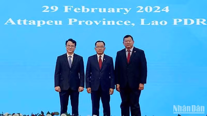 Các Trưởng SOM Campuchia, Lào, Việt Nam tại Hội nghị. Ảnh: TRỊNH DŨNG
