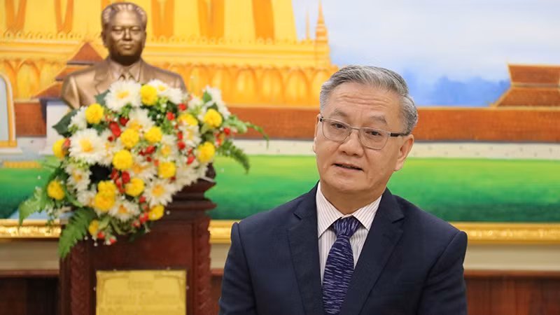 Trưởng Ban Đối ngoại Trung ương Đảng Nhân dân Cách mạng Lào Thongsavanh Phomvihane. Trưởng Ban Đối ngoại Trung ương Đảng Nhân dân Cách mạng Lào Thongsavanh Phomvihane.