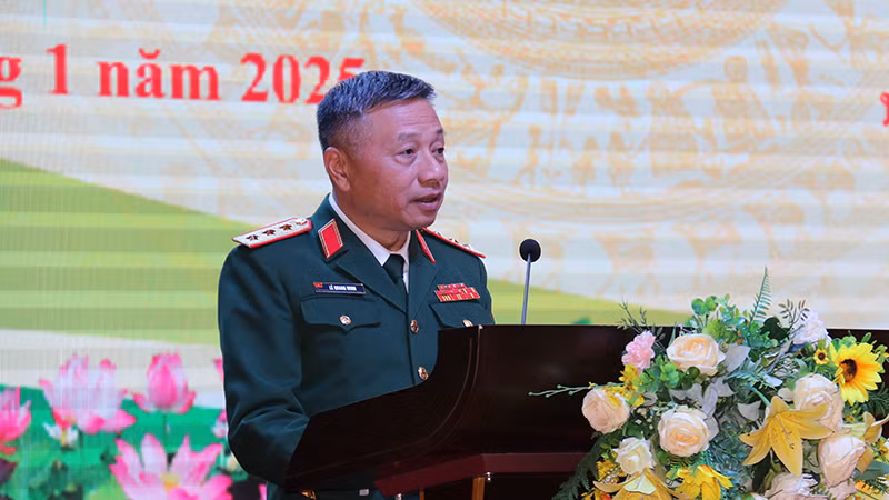 Thượng tướng Lê Quang Minh, Phó Chủ nhiệm Tổng cục Chính trị Quân đội nhân dân Việt Nam phát biểu tại buổi lễ. (Ảnh: HẢI TIẾN)