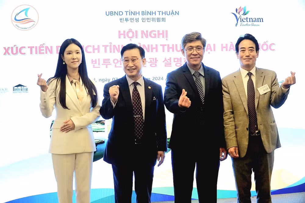 Phó Chủ tịch Ủy ban nhân dân tỉnh Bình Thuận Nguyễn Minh dự hội nghị xúc tiến tại Hàn Quốc. Phó Chủ tịch Ủy ban nhân dân tỉnh Bình Thuận Nguyễn Minh dự hội nghị xúc tiến tại Hàn Quốc.