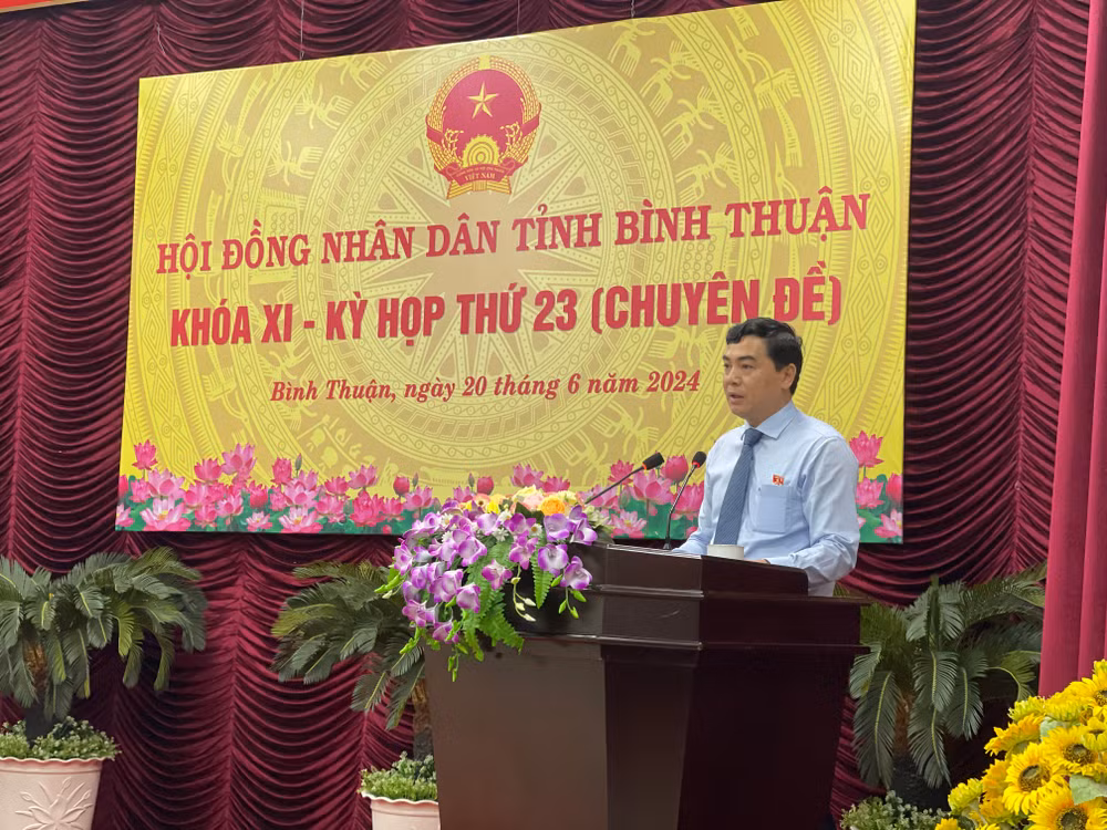 Đồng chí Nguyễn Hoài Anh, Bí thư Tỉnh ủy, Chủ tịch Hội đồng nhân dân tỉnh phát biểu khai mạc.