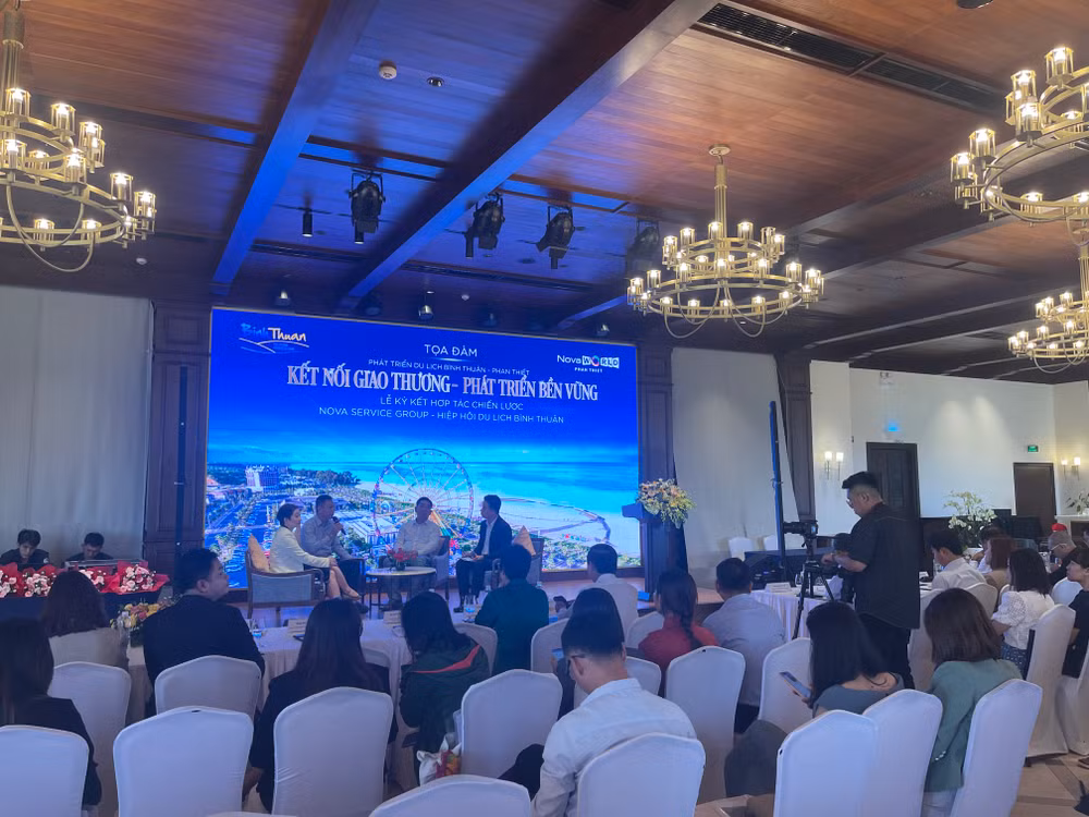 Tọa đàm thu hút nhiều doanh nghiệp du lịch tham dự. Tọa đàm thu hút nhiều doanh nghiệp du lịch tham dự.