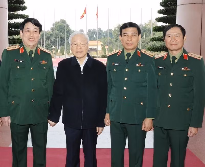 Tổng Bí thư Nguyễn Phú Trọng và các đồng chí lãnh đạo Quân ủy Trung ương-Bộ Quốc phòng. Tổng Bí thư Nguyễn Phú Trọng và các đồng chí lãnh đạo Quân ủy Trung ương-Bộ Quốc phòng.