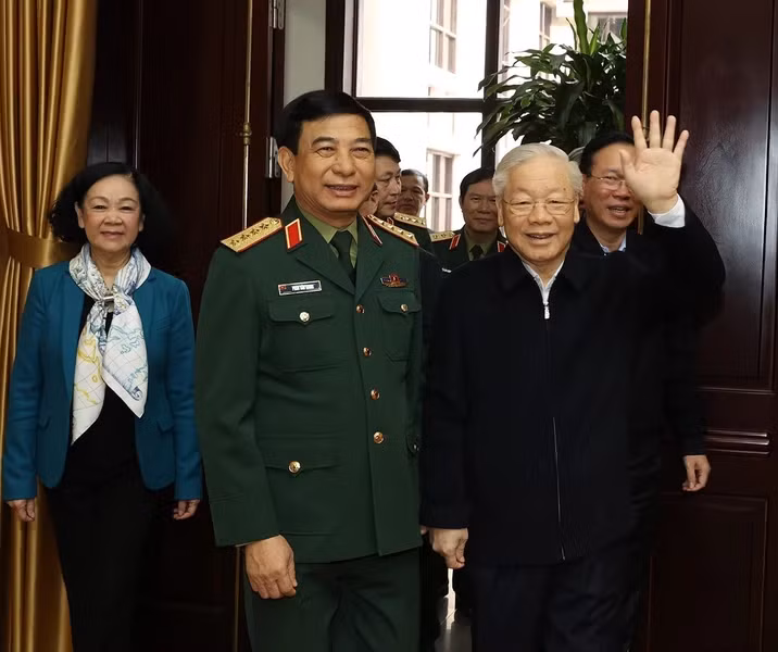 Tổng Bí thư Nguyễn Phú Trọng tới dự Hội nghị Quân ủy Trung ương. Tổng Bí thư Nguyễn Phú Trọng tới dự Hội nghị Quân ủy Trung ương.