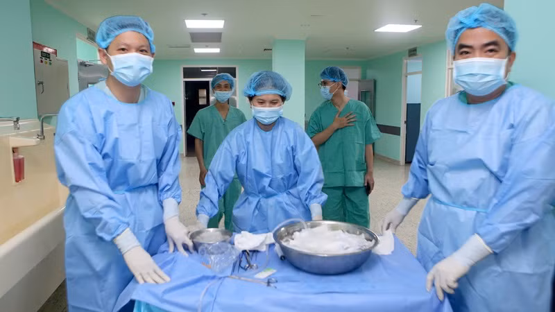 Một ca ghép tim khó quên đối với các y bác sĩ. Một ca ghép tim khó quên đối với các y bác sĩ.