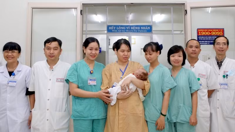 Một trong hai bệnh nhi hồi phục sức khỏe sau nỗ lực điều trị của các y bác sĩ Bệnh viện Trung ương Huế. (Ảnh BVH) Một trong hai bệnh nhi hồi phục sức khỏe sau nỗ lực điều trị của các y bác sĩ Bệnh viện Trung ương Huế. (Ảnh BVH)