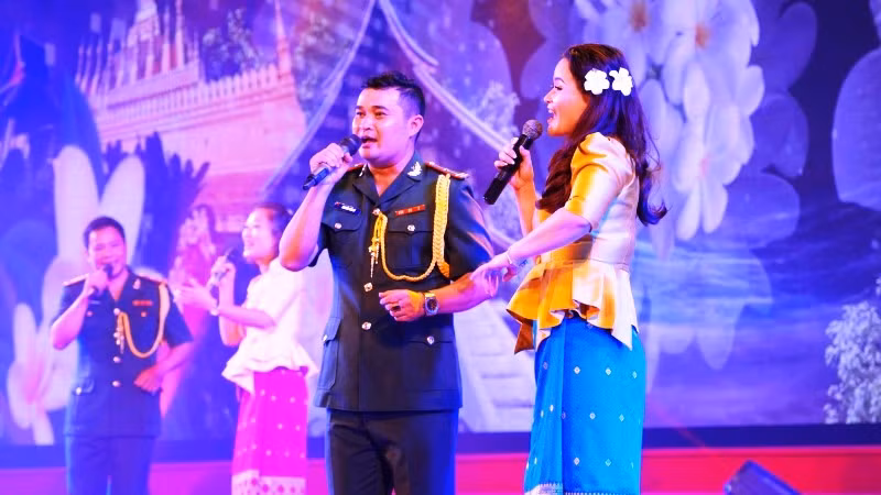 Đêm giao lưu nghệ thuật thắm đậm nghĩa tình anh em sắt son, bền vững.
