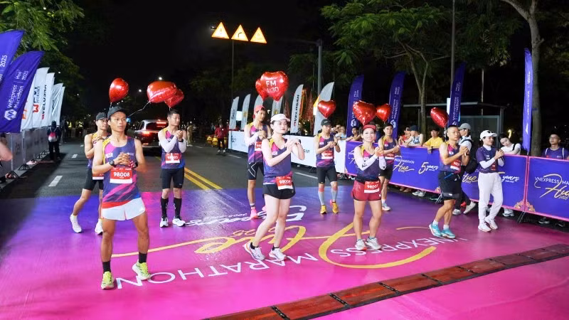 Sôi động Giải VnExpress Marathon Huế 2025 ảnh 4