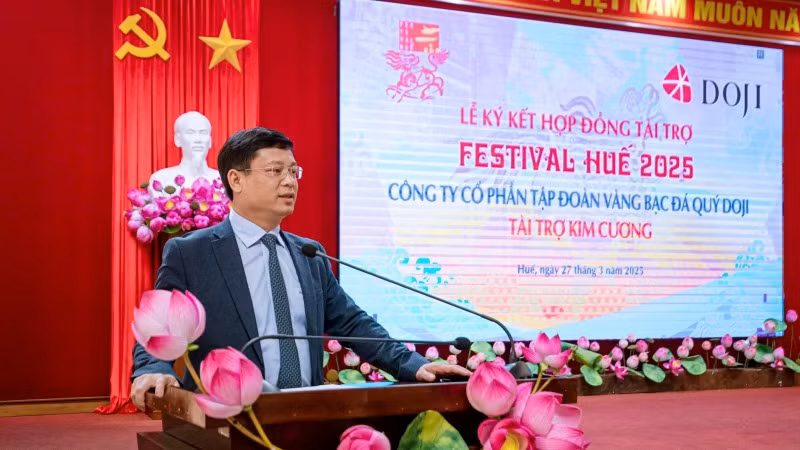 Phó Chủ tịch Thường trực Ủy ban nhân dân thành phố Nguyễn Thanh Bình phát biểu tại lễ ký.