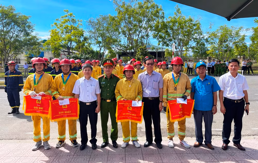 Đông đảo công nhân lao động tại Khu Công nghiệp Phú Bài tham gia “Ngày hội đoàn viên, người lao động năm 2023”.