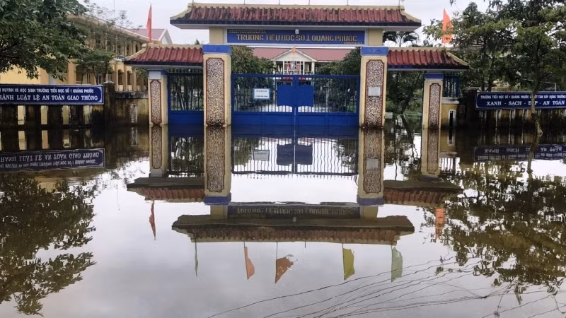 Toàn tỉnh có hơn 290.000 học sinh phải nghỉ học để bảo đảm an toàn, do mưa lũ diễn biến phức tạp. (Ảnh: CC) Toàn tỉnh có hơn 290.000 học sinh phải nghỉ học để bảo đảm an toàn, do mưa lũ diễn biến phức tạp. (Ảnh: CC)