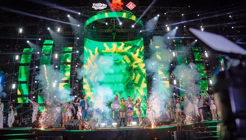 Những màn trình diễn nghệ thuật sôi động khép lại, chào đón năm mới và Festival Huế 2024